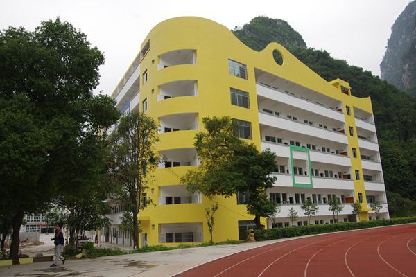  p>河池市卫生学校以悠久的历史和良好的校风,教风和学风,以较高的