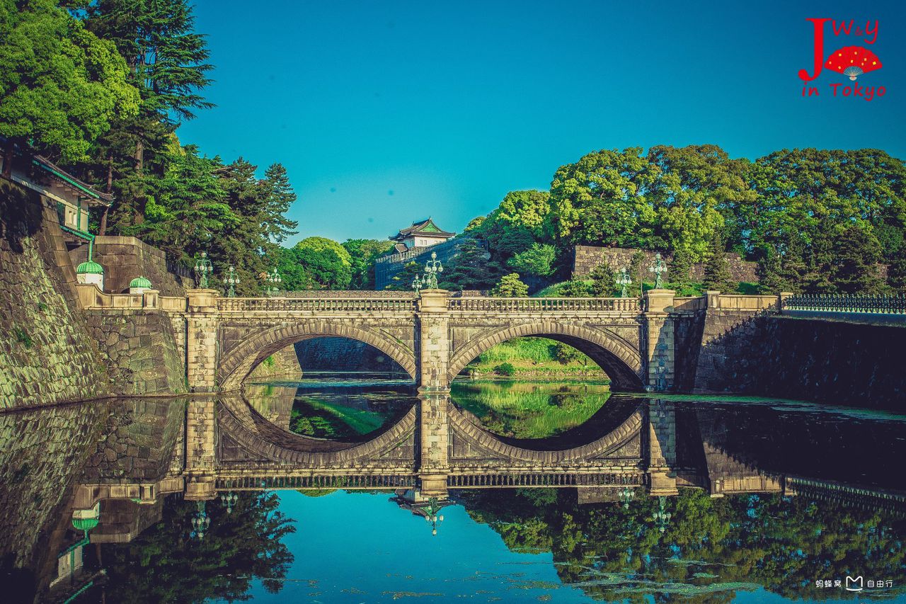  p>二重桥坐落在日本东京皇居,是日本天皇居住的皇宫,是 a target="