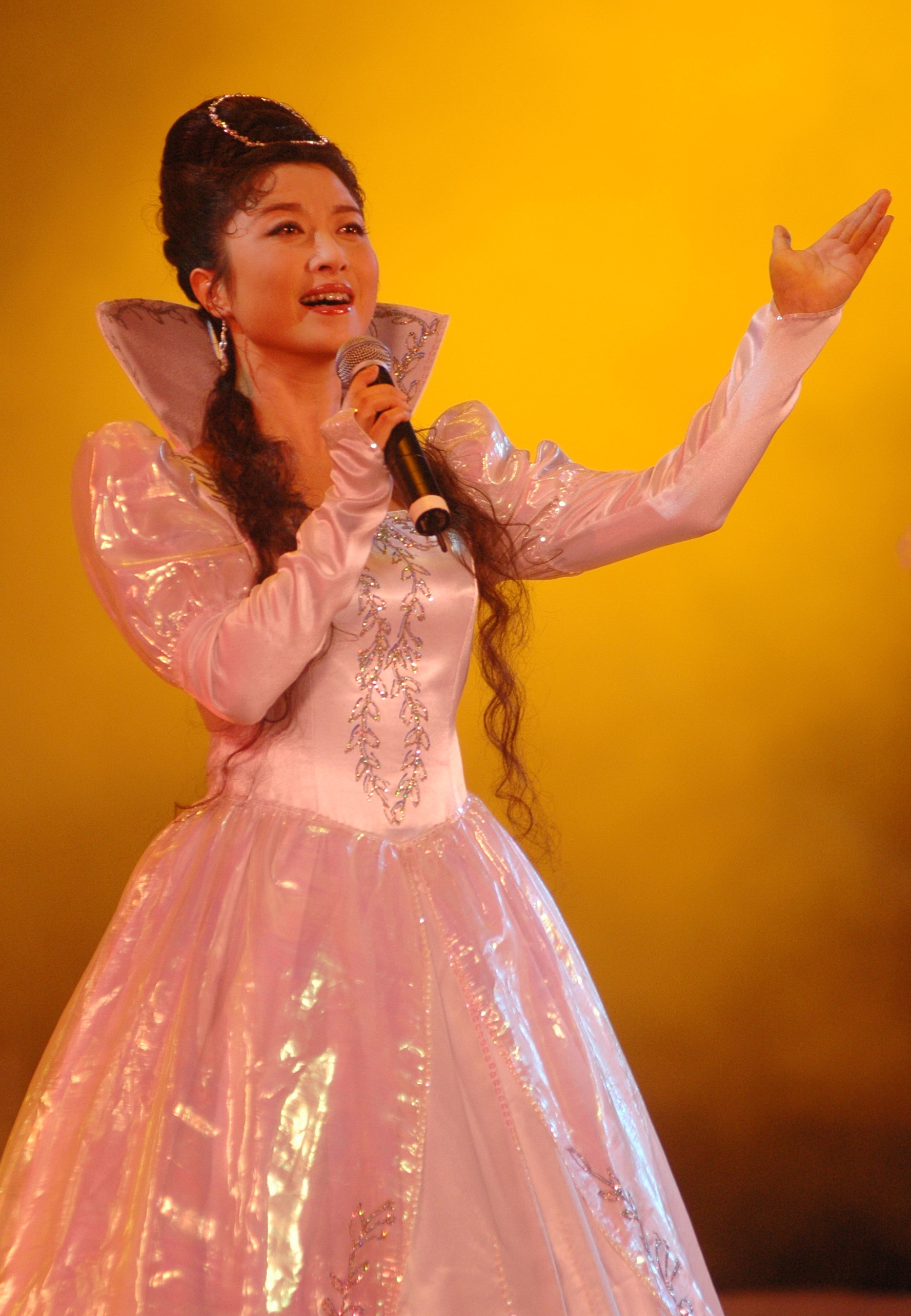  p>刘媛媛,苗族, a target="_blank" href="/item/中央民族歌舞团