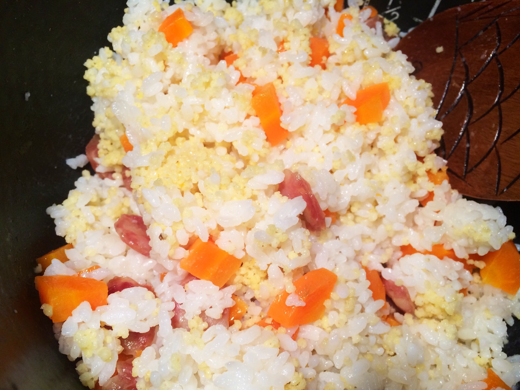 腊味焖小米饭