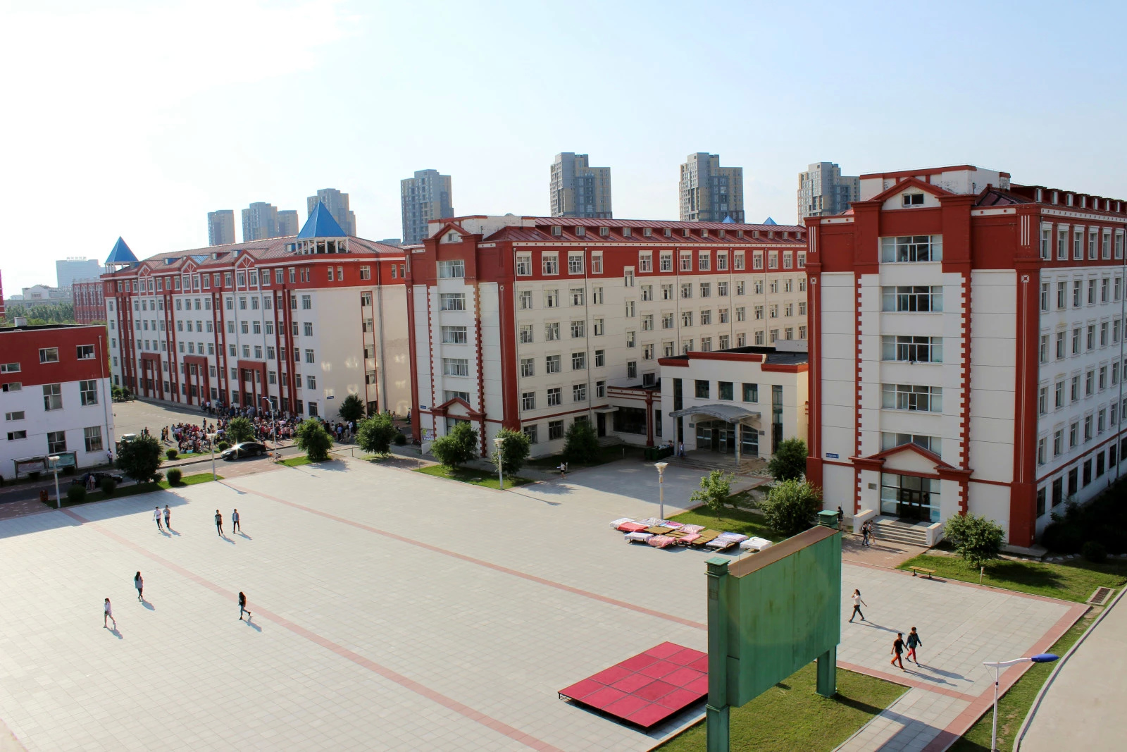 p>黑龙江外国语学院(heilongjiang international university),简称"