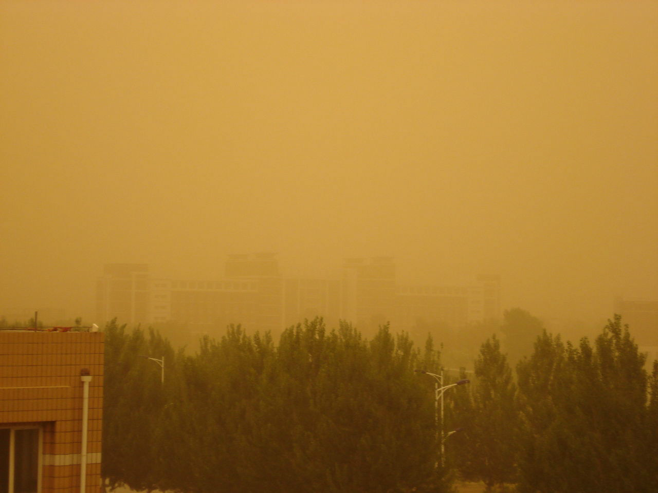  p>沙尘暴(sand-dust storm)是沙暴(sand storm)和 a target="_blank"
