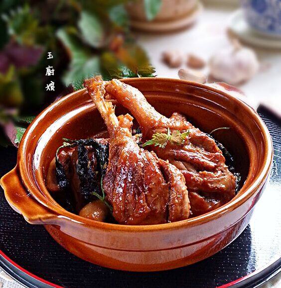 红枣枸杞焖鸭腿