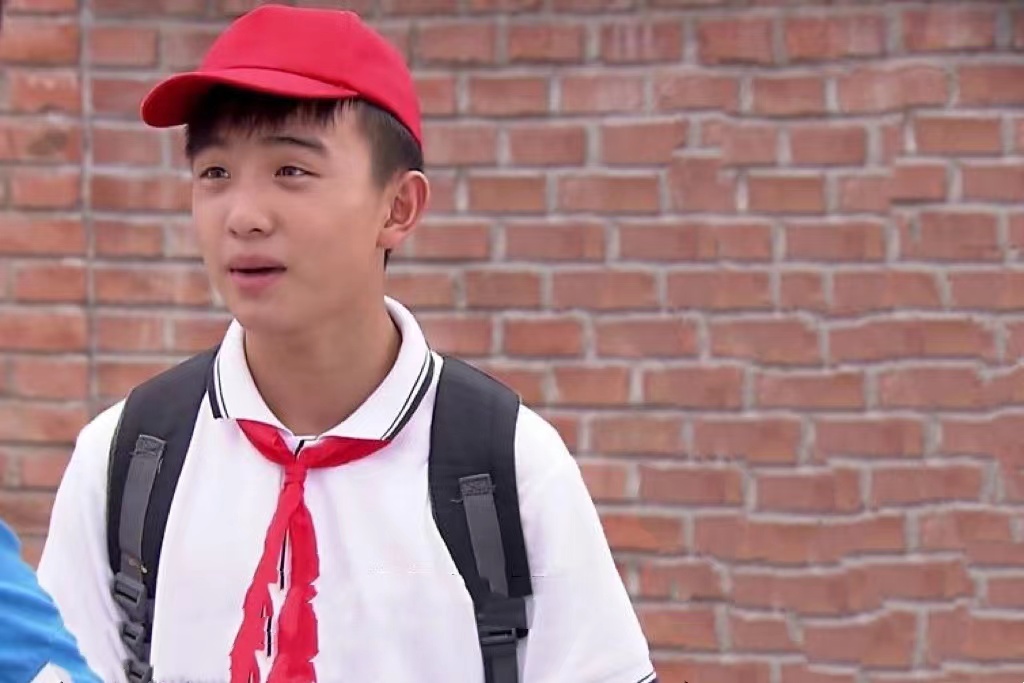 李浩华,是都市励志情感生活剧《 a target="_blank" href="/item/夜市