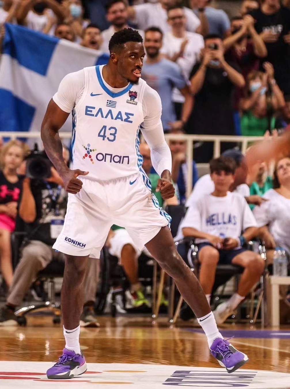 萨纳西斯·阿德托昆博