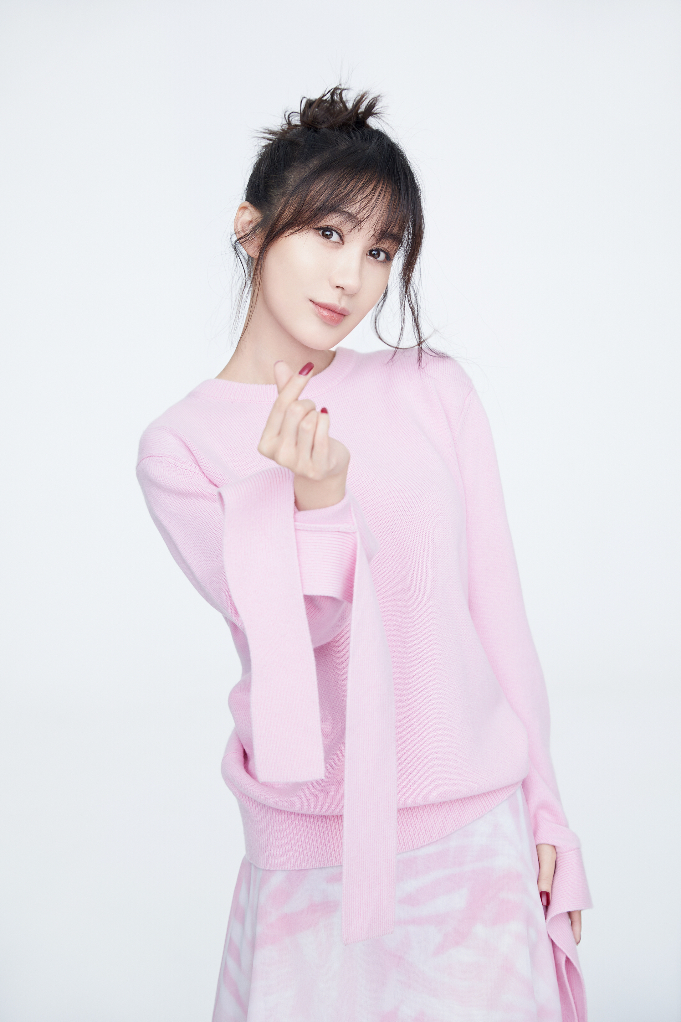  p>李菲儿,1987年10月3日出生于辽宁,中国内地影视女演员,歌手.