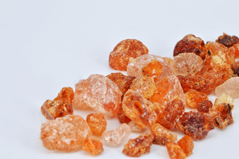 阿拉伯胶主要成分为高分子多糖类及其钙,镁和钾盐.