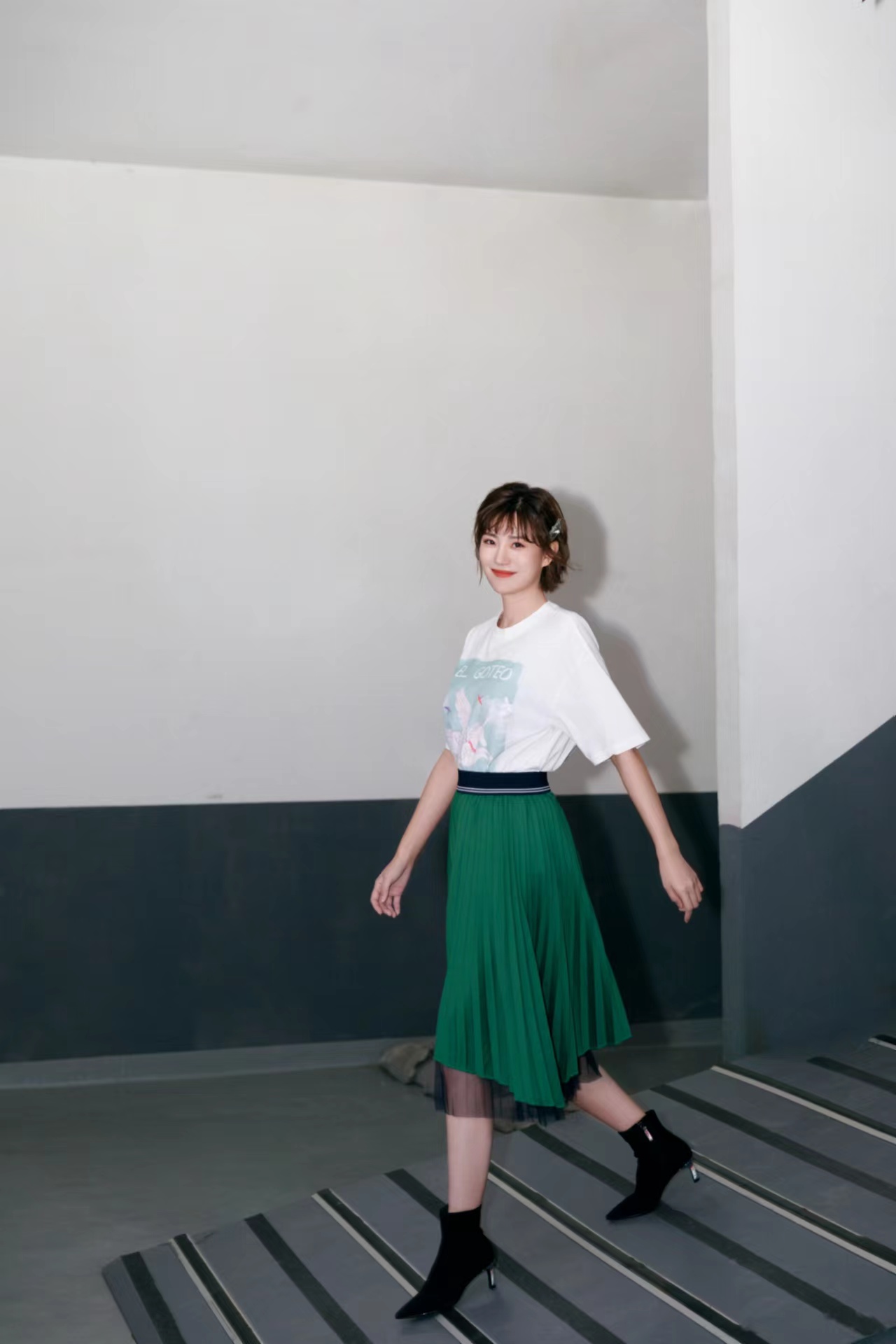 7ontw">牟星,1987年12月18日出生于山东省临沂市,中国内地影视女演员