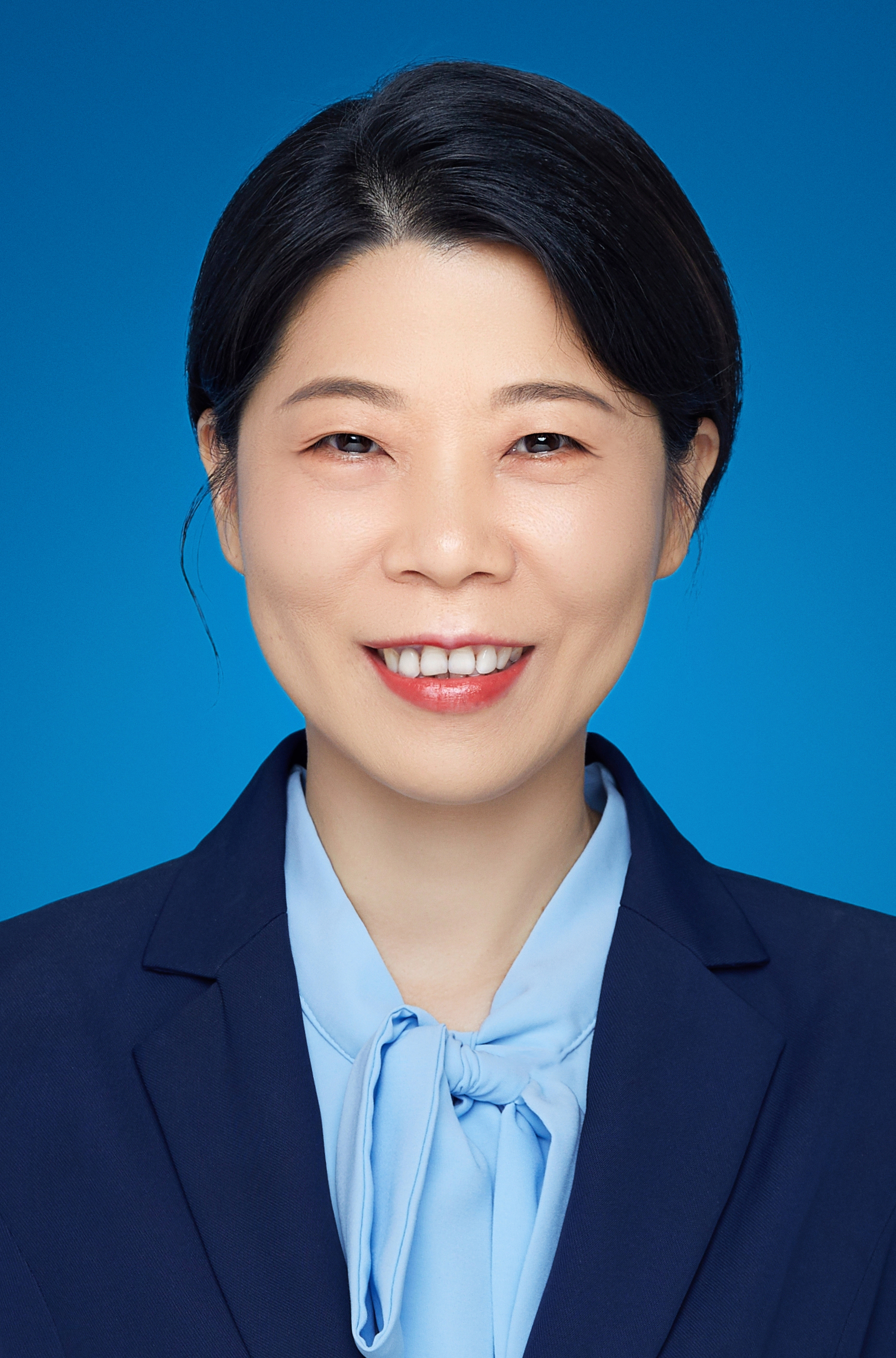  /p> p>现任福州市台江区人民政府党组成员,副区长. /p>