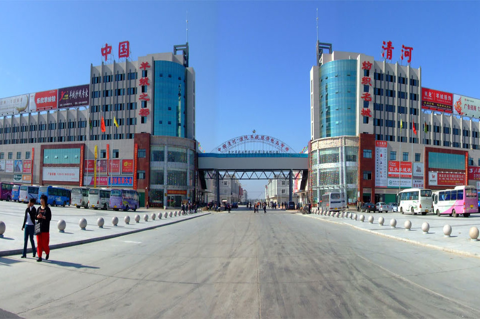  p>位于河北省清河县有一个羊绒制品市场,那里生产的羊绒制品,不仅