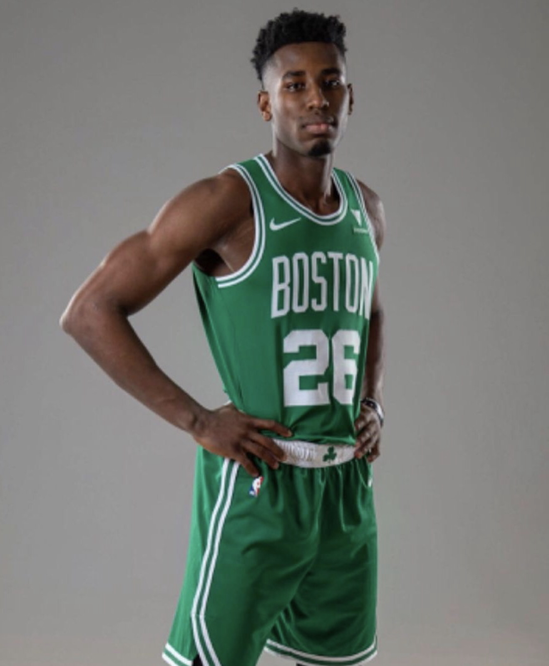  p data-id="gnbt9obhzd">阿龙·内史密斯(aaron nesmith),全名阿龙