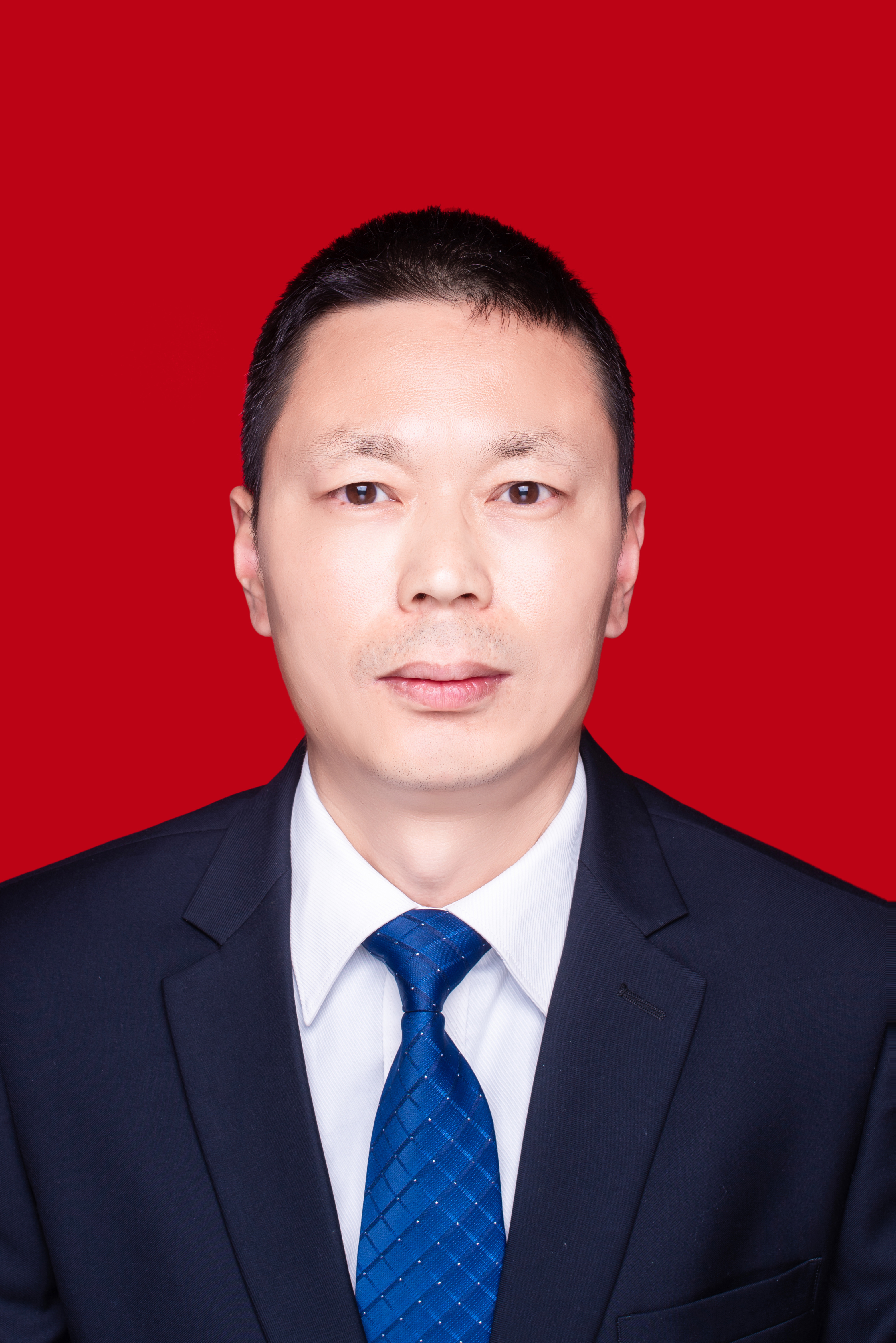 class="ref" data-ctrid="tzetxerubk9e">杨浪,现任四川省成都市锦江