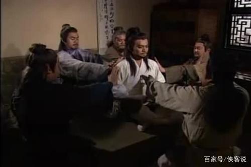打狗棒是丐帮镇帮之宝，为何萧峰从来没用？原来是武功太高了_百科TA说