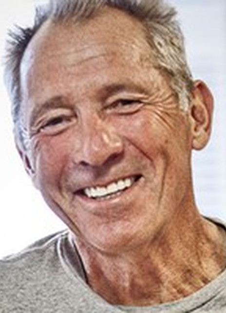  p>以色列·霍罗维茨,演员,编剧,导演,1970年参与编剧电影《 a target