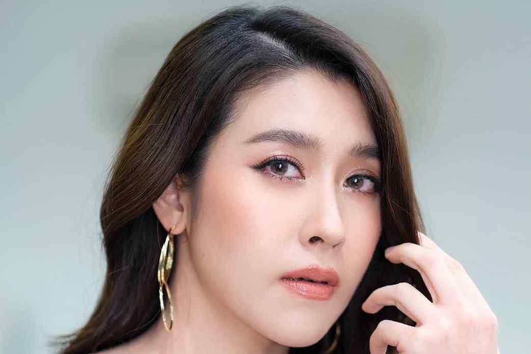  p>林星星(cheer),1987年8月12日出生于泰国曼谷,泰国籍华裔,泰国女