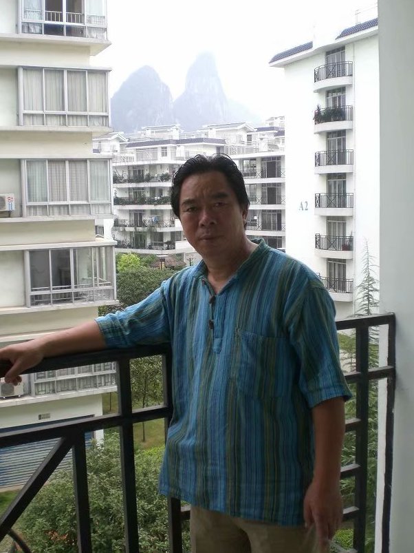  p data-id="gnaxn85dyp">陈默,男,汉族,书画家,敦煌书画院副院长.