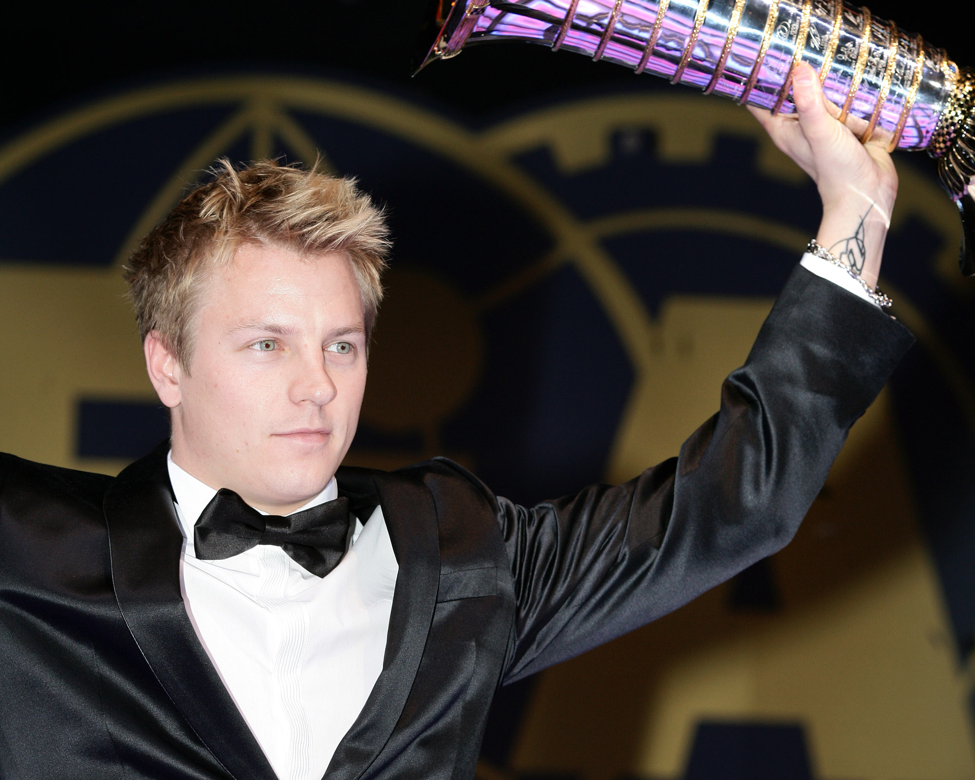  p>基米·莱科宁(英文:kimi raikkonen),1979年10月17日出生于艾斯堡