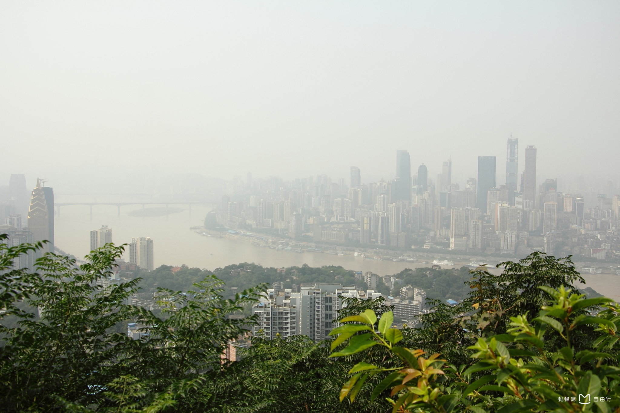 树观景台位于重庆市 a target="_blank" href="/item/南岸区/2531300"