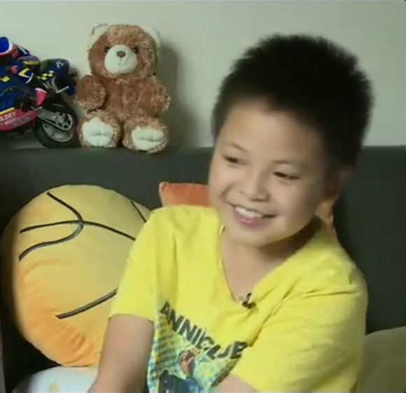 blank" href="/item/变形计/8585234" data