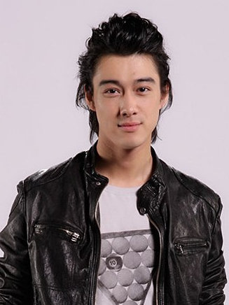  p>《冬季到台北来看雨》是2013年杨永聪,周蕙演唱的歌曲,出自专辑