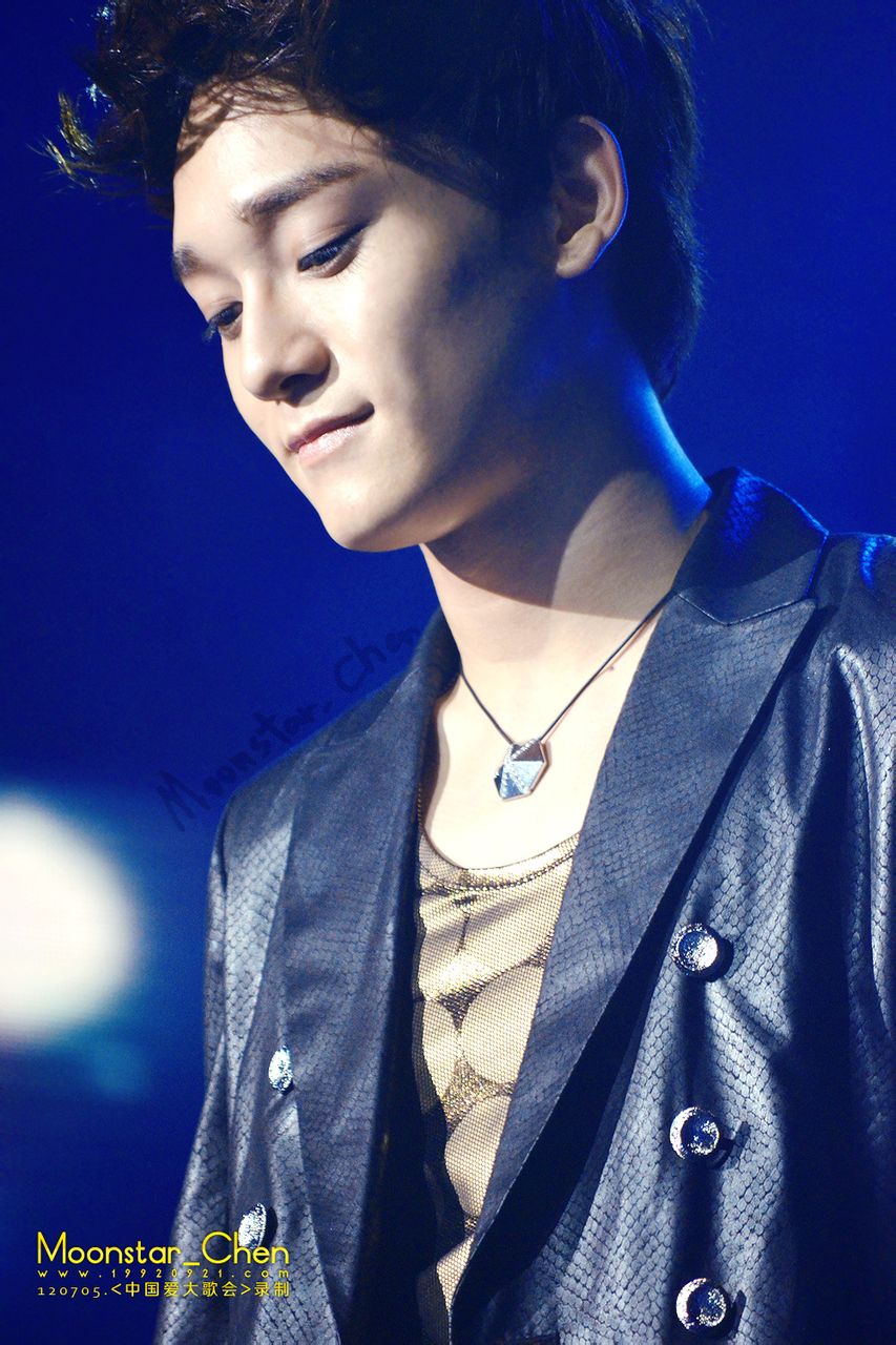 艺名chen,1992年9月21日出生于韩国京畿道始兴市,韩国男歌手,男子演唱