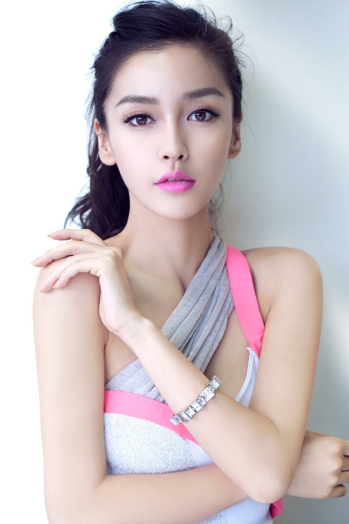  p>angelababy(杨颖),1989年2月28日出生于上海市,中国内地影视女演员