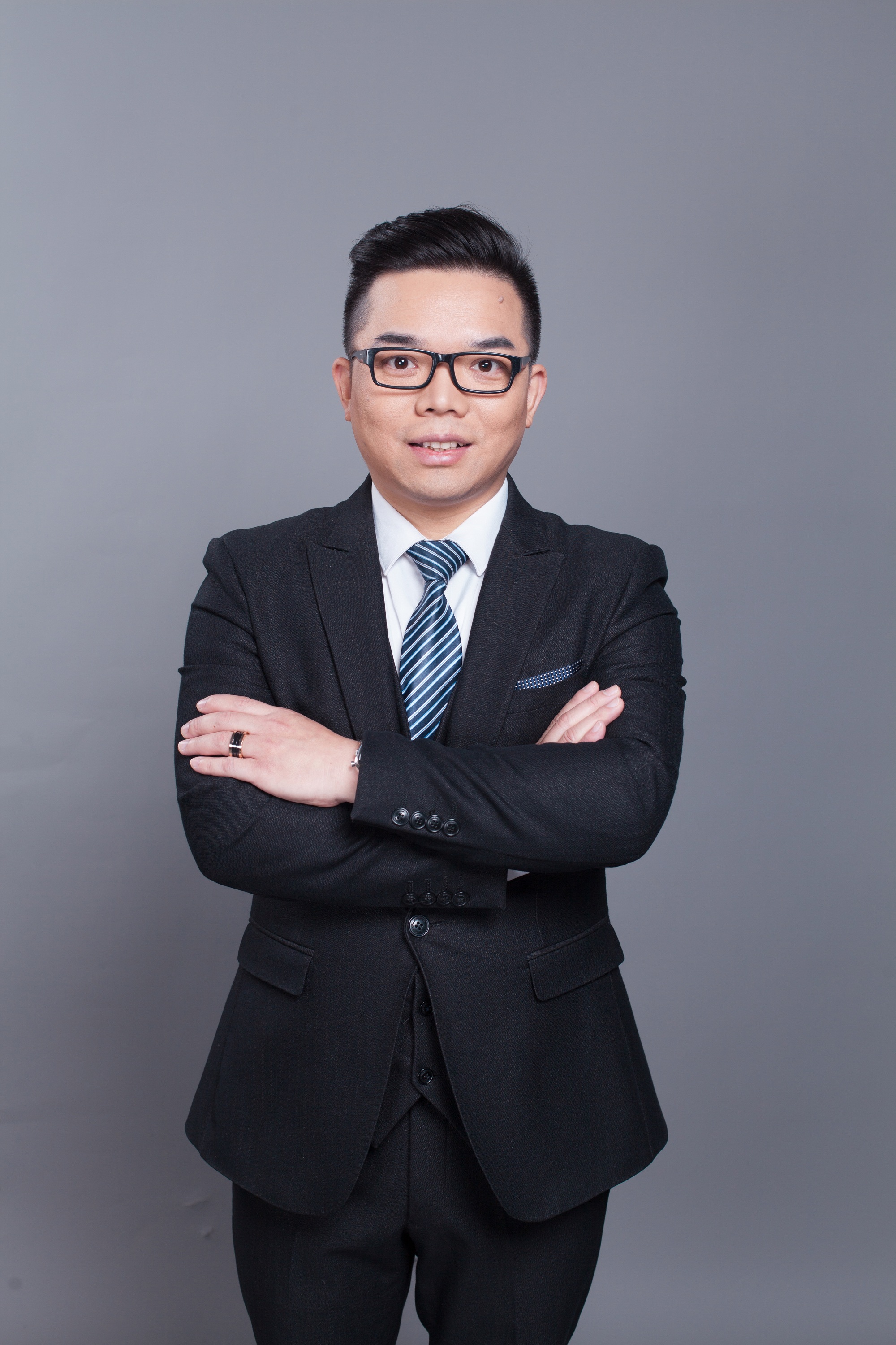  p>夏新兴,男,汉族,国家一级公共营养师, a href="#" data-lemmaid="