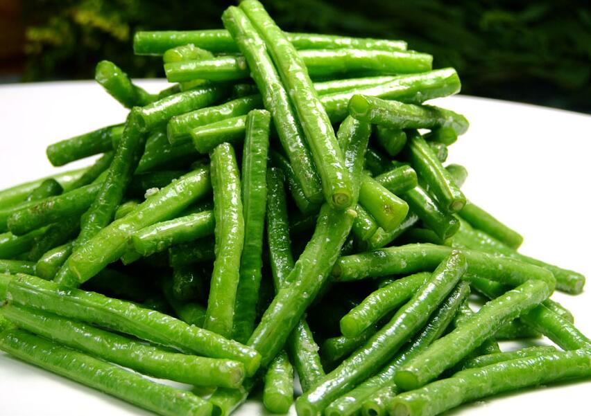  p>吃 a href="#" data-lemmaid="3304148">豆角 /a>能补肾豆类蔬菜