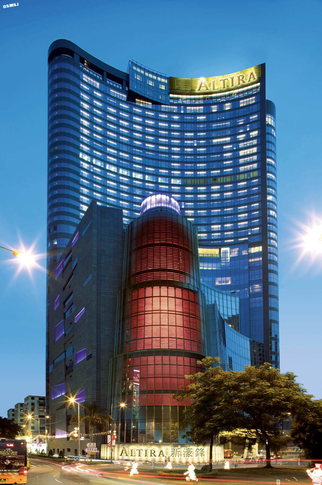  p>澳门新濠锋酒店坐落于凼仔优越地段,远离繁嚣;由世界知名大师精心