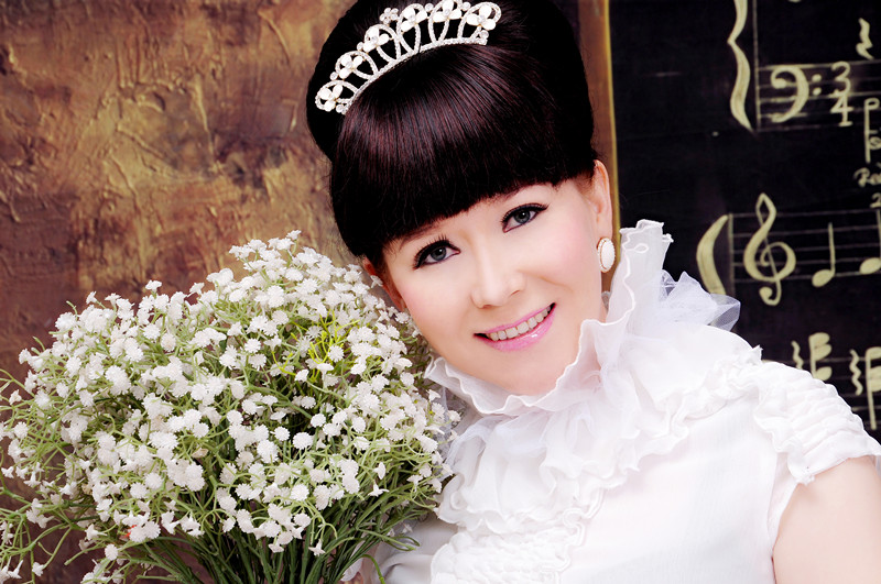  p>索妮娅·崇,女,中共党员, a target="_blank" href="/item/俄罗斯