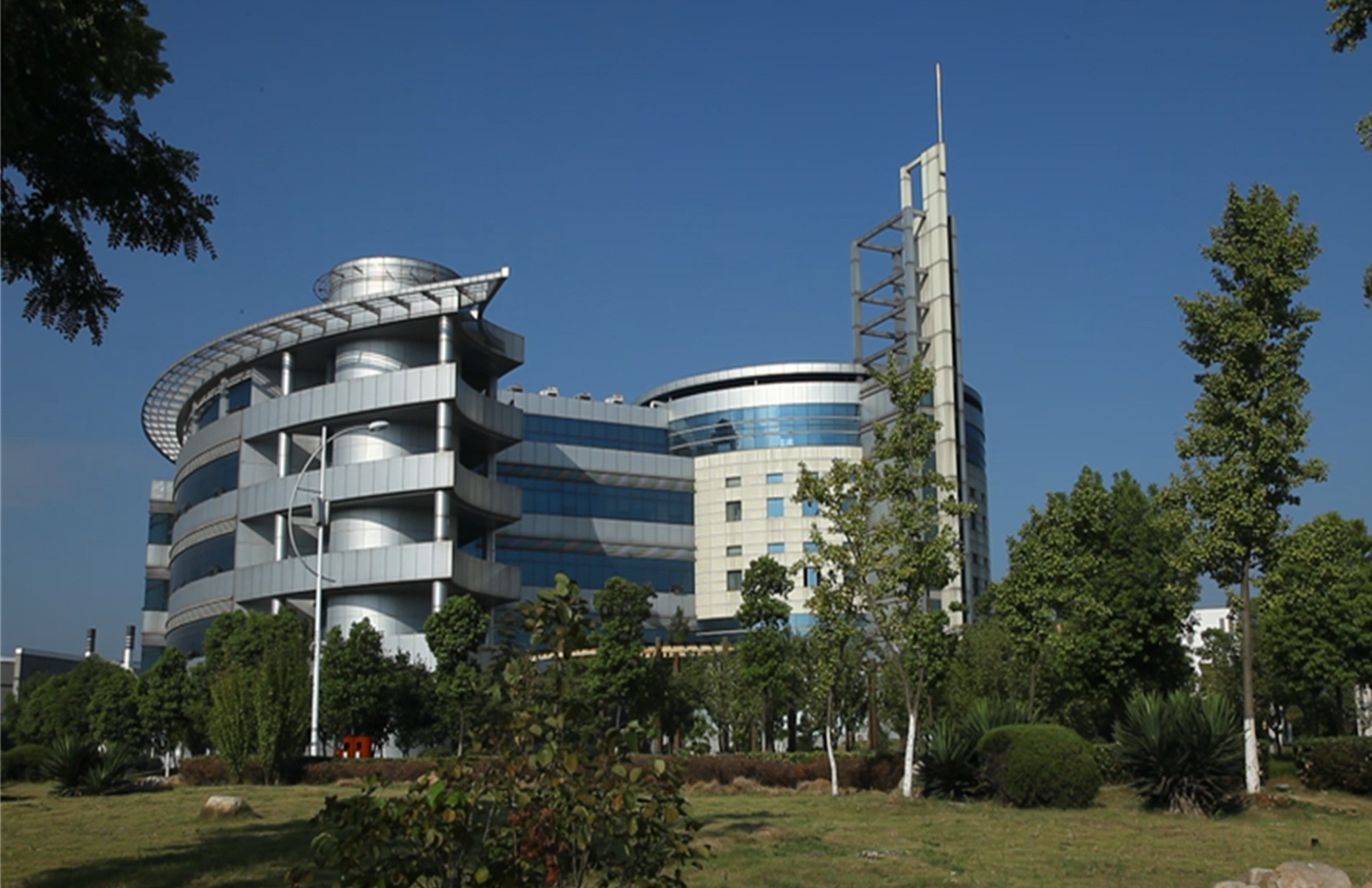  p>安徽建筑大学( i>anhui jianzhu university /i>),简称安建大,坐落