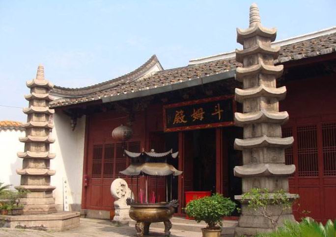  p data-id="tmjz8q58dazx">圣泉双塔原位于福州市鼓山镇园中村圣泉寺