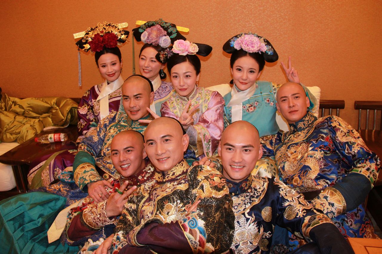 于浙江省金华市浦江县,毕业于浙江省艺术学院越剧表演班,中国女演员