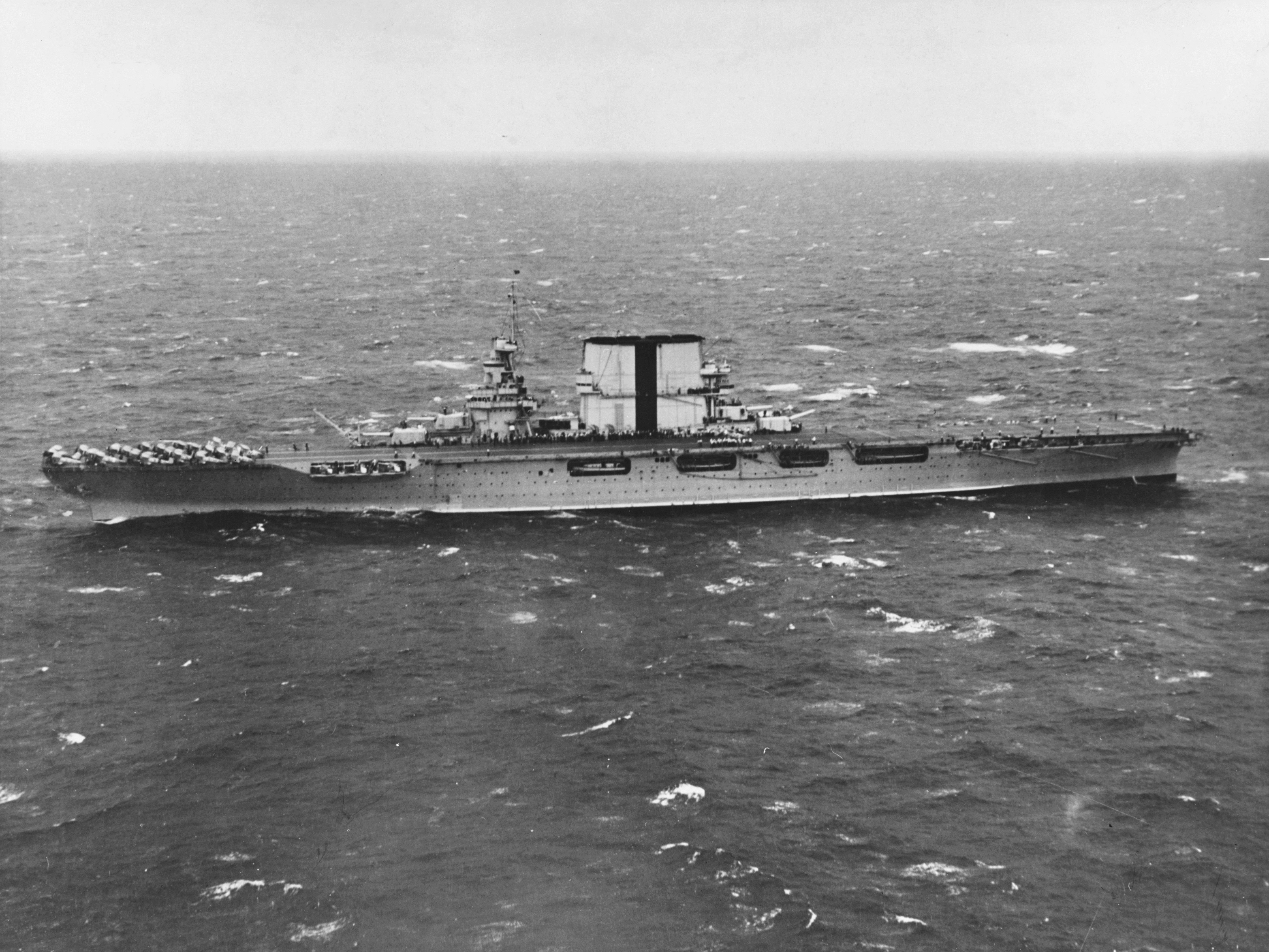 是美国在二战前建造的大型航空母舰,也是继兰利号航母之后第二批次