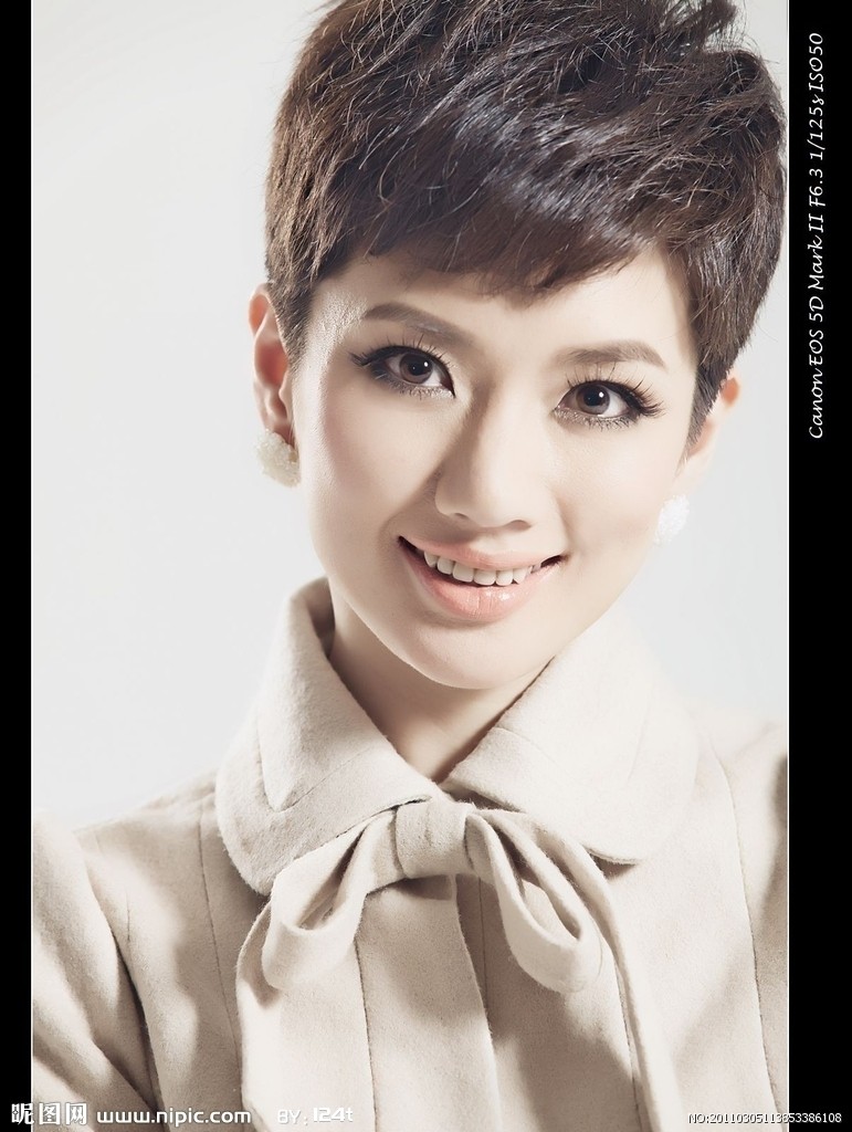  p>苑冉,1979年3月19日出生于黑龙江省哈尔滨市,毕业于中央戏剧学院