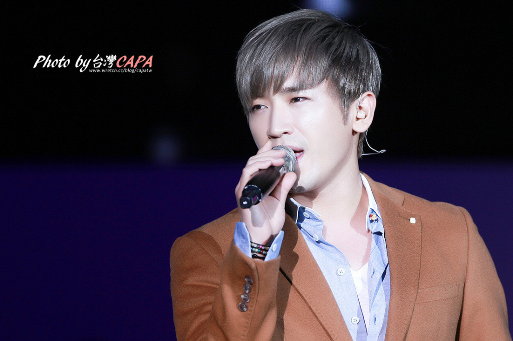  p>李玟雨,solo艺名:m.