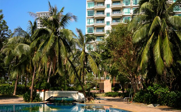  p>三亚兰海花园小区(三亚蓝海花园度假公寓)位于三亚湾滨海路与