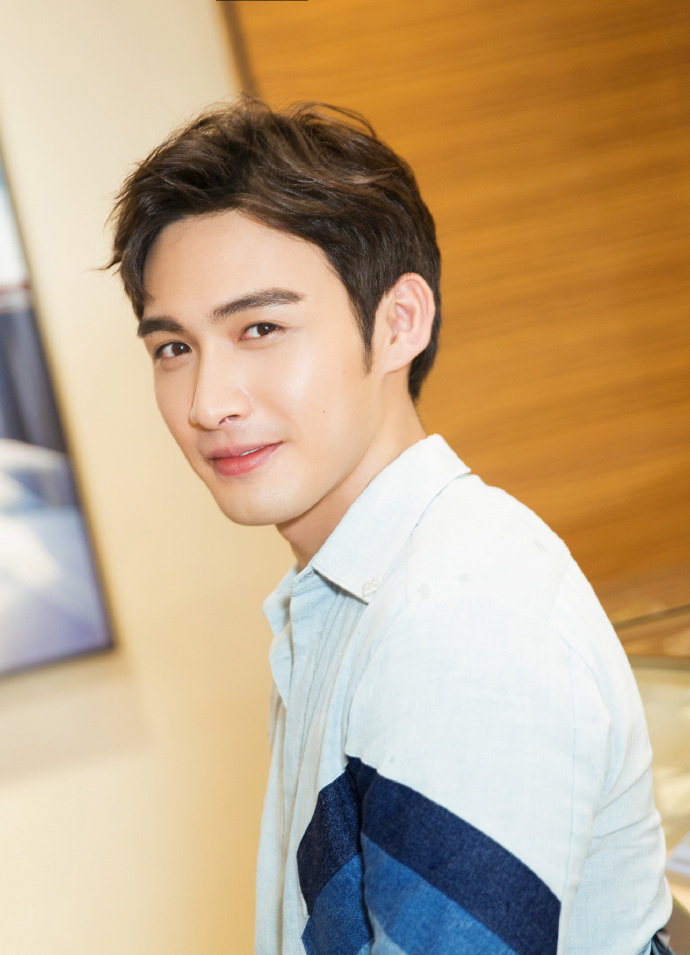  p>张彬彬,1993年1月19日出生于江苏省无锡市,中国内地影视男演员