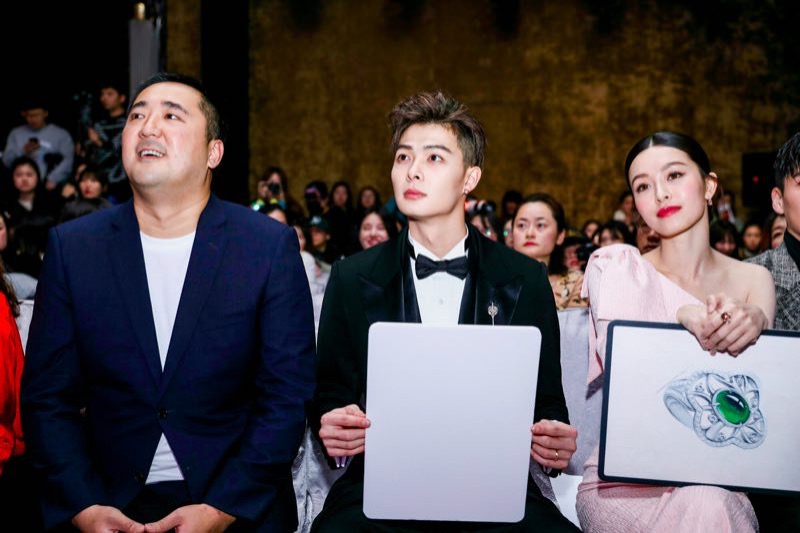  p data-id="gnwy0oglnm">王子鸣,男,香港著名导演,监制.