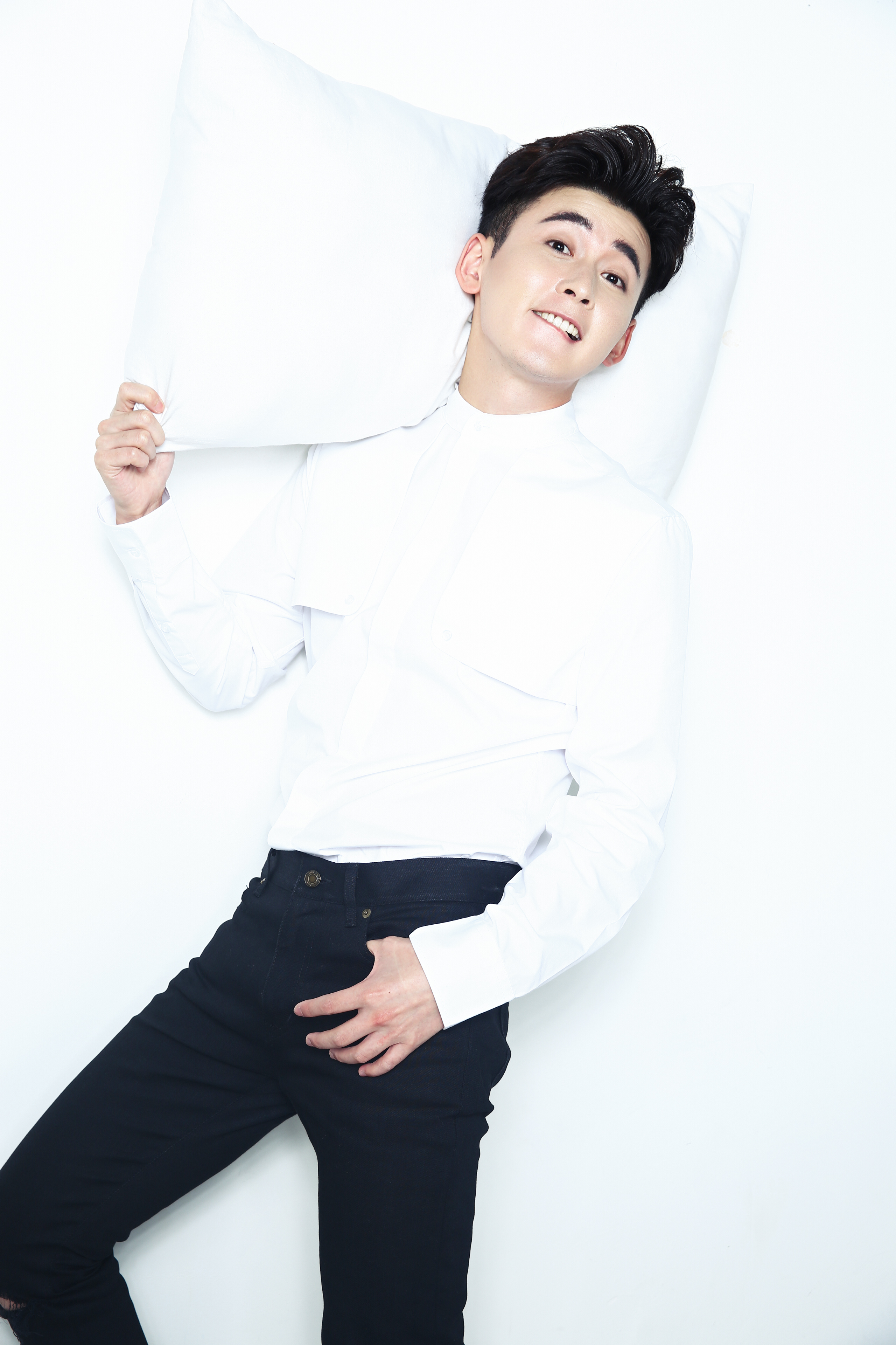  p>柴格,1990年9月2日出生于四川自贡,中国影视演员,模特,歌手,毕业于