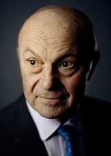  p> span class="ref" data-ctrid="2khkitjrvbu">尤金·法玛(eugene