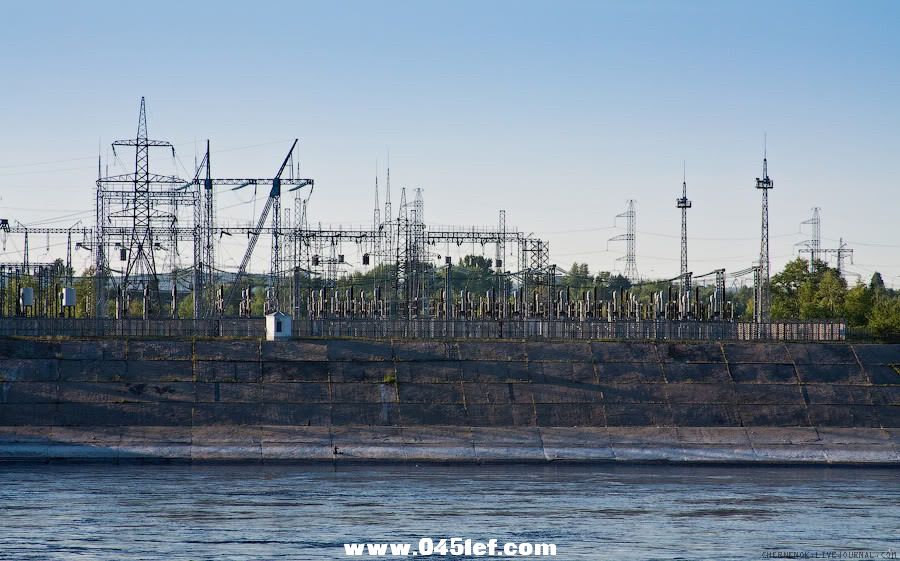  p>古比雪夫水电站又名伏尔加列宁水电站,位于俄罗斯伏尔加(Волг