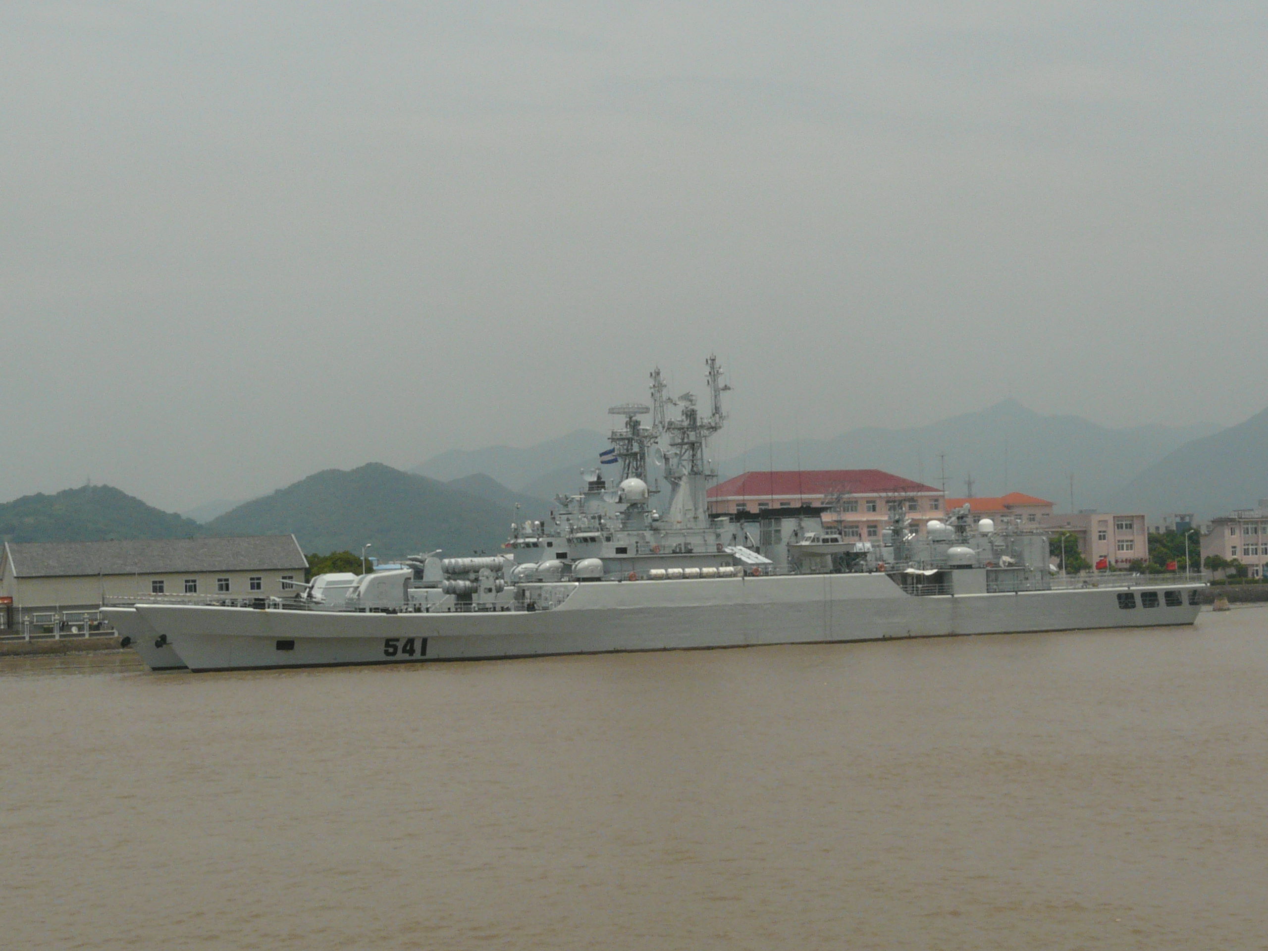  p>军港,军队使用的 a href="#">港口 /a>,专供海军舰艇使用的港口,供