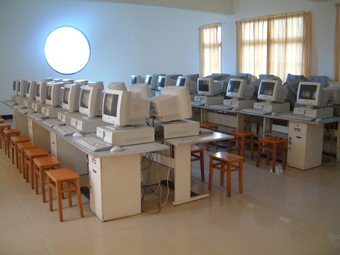  p>长沙工业职工大学(英文名:changsha university of industrial