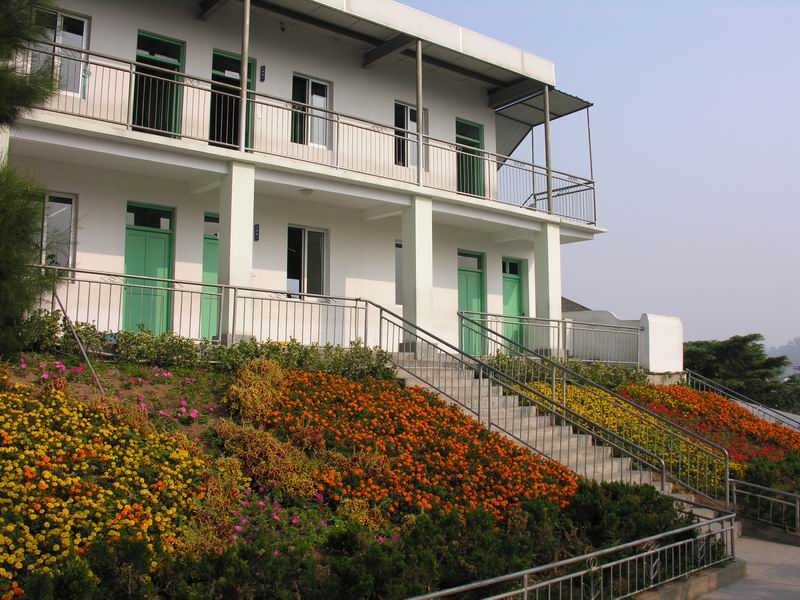  p>简介 /p> p>椒江实验小学创办于1903年,至今有100多年的办学历史.