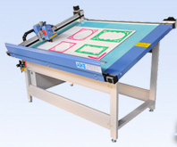  p>相框卡纸机,也叫相(画)框内衬卡纸机,是用于切割相框卡纸内衬斜切