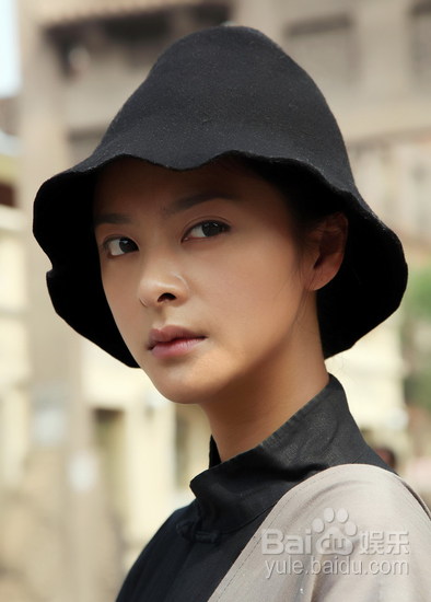  p>周诗璇,出生于四川,毕业于 a target="_blank" href="/item/上海