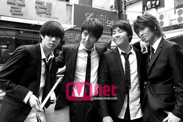 data-lemmaid="6450105">艺人 /a>,the trax乐队主唱,同时涉足影视与