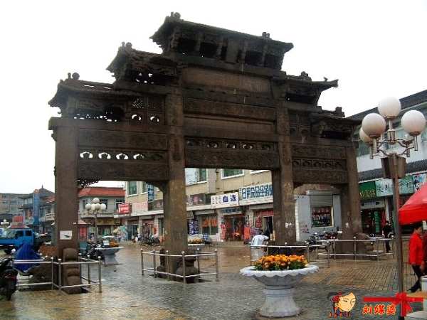  p data-id="gnawoqfk71">李成梁石牌坊位于辽宁省锦州市北镇市北镇城