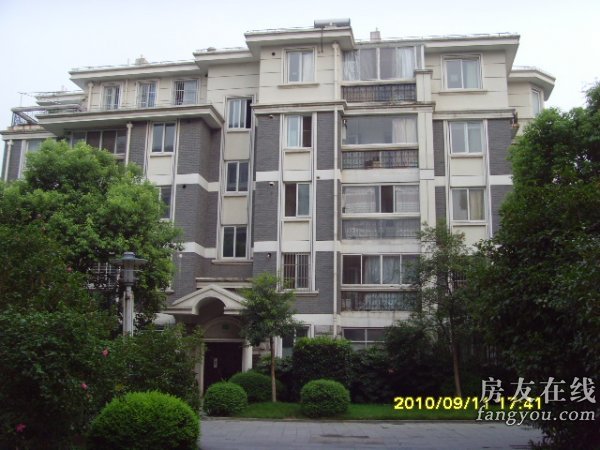  p data-id="gnhinyjcc4">三盛颐景园位于上海松江区九亭镇.